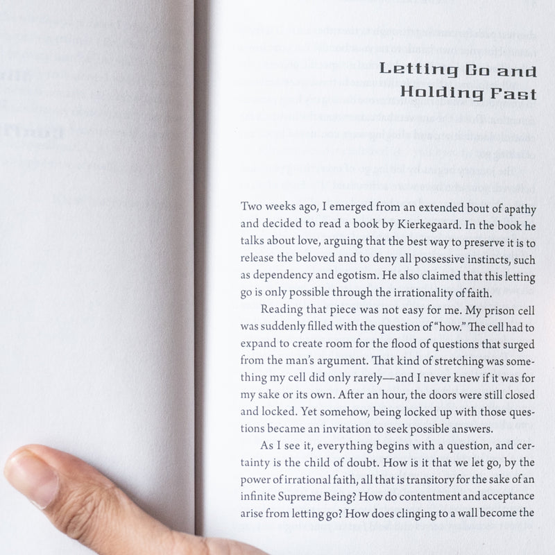 The Tale of a Wall: Reflections on Hope and Freedom PB