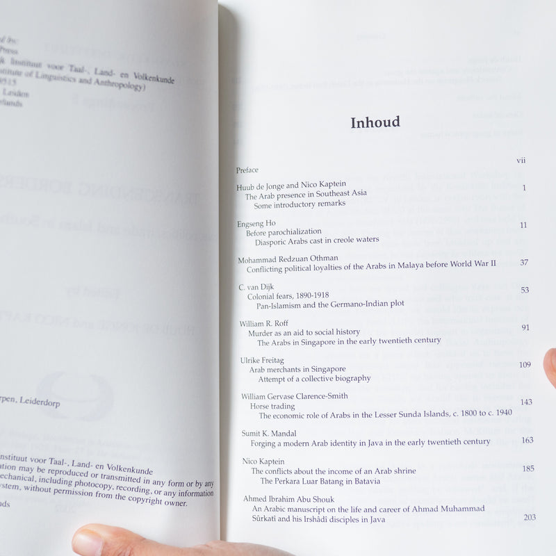 Transcending Borders: Arabs, Politics, Trade and Islam in Southeast Asia