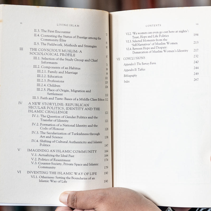 Living Islam: Women, Religion and the Politicization of Culture in Turkey