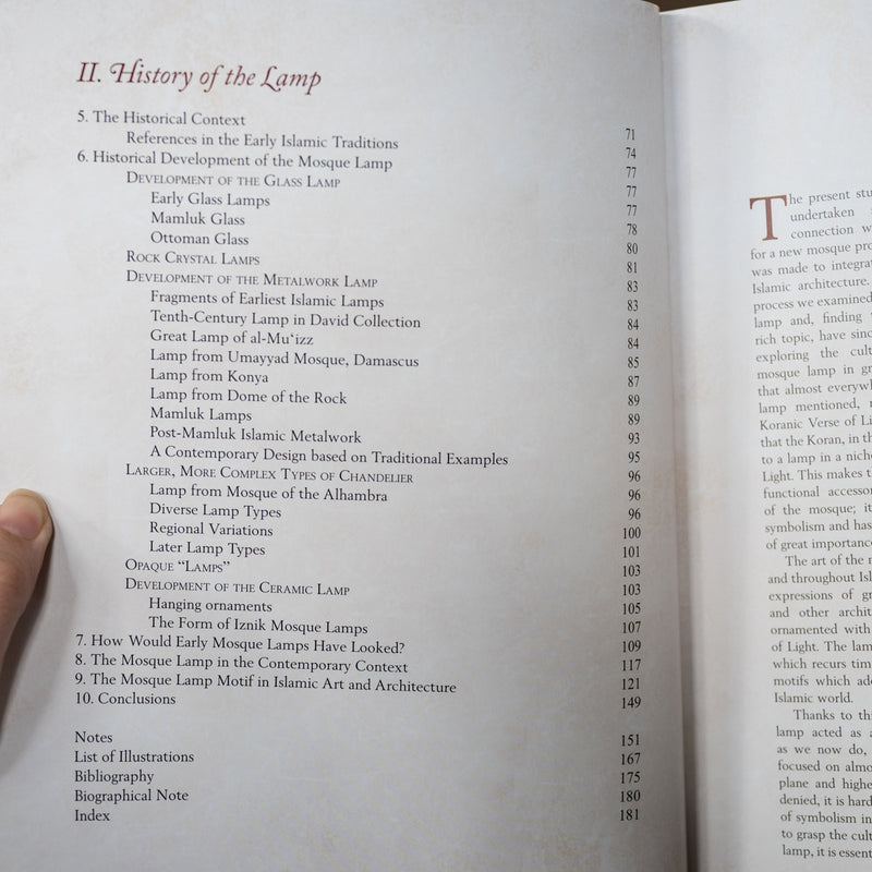 Symbol of Divine Light: The Lamp in Islamic Culture and Other Traditions